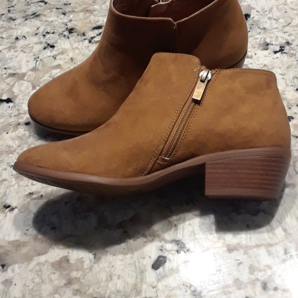 TOETOS  suede ankle booties